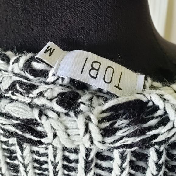 B2G1 Tobi Black/White Chunky Oversized Cardigan - Picture 5 of 6